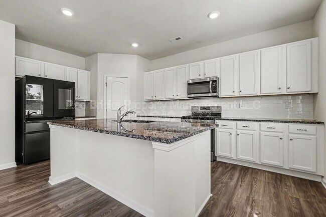 Building Photo - 6018 Weddington Pointe Dr