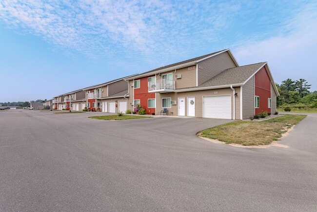Building Photo - LIMITED TIME ONLY - $599 Security Deposit Special at SCS Black River Falls Apartments