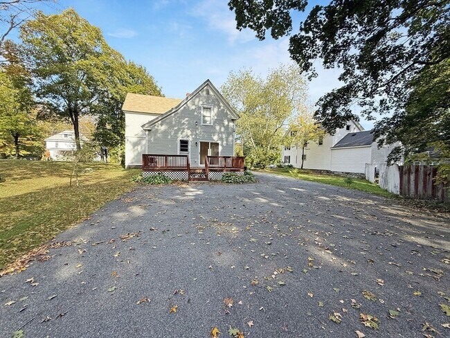 Building Photo - 52 Littleton Rd
