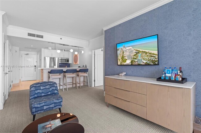 Building Photo - 4401 Collins Ave