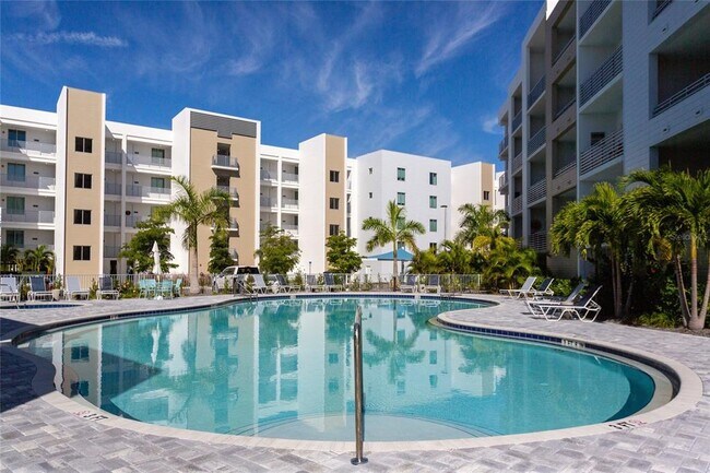 Building Photo - 1709 N Tamiami Trl