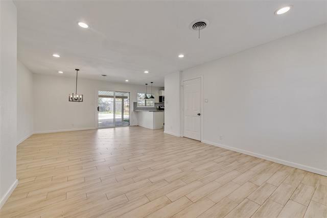 Building Photo - 413 Simmons Dr