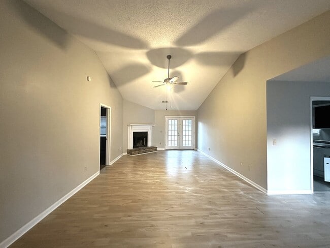 Building Photo - 730 Dover Ln