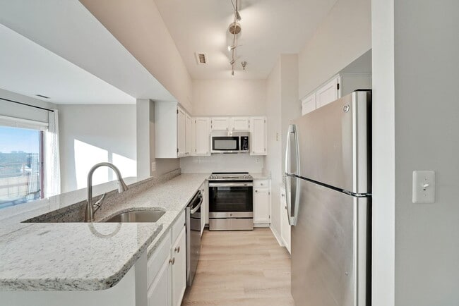 Building Photo - 2400 Clarendon Blvd