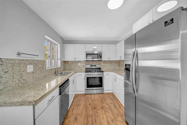 Building Photo - 15010 NE 7th Ave