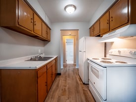 Building Photo - Lakeview Estates