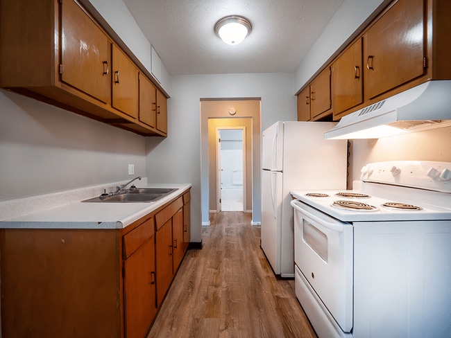 Building Photo - Lakeview Estates