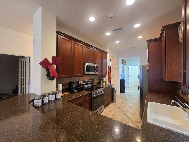 Building Photo - 2435 Palm Tree Dr