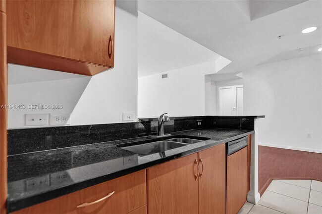 Building Photo - 18800 NE 29th Ave