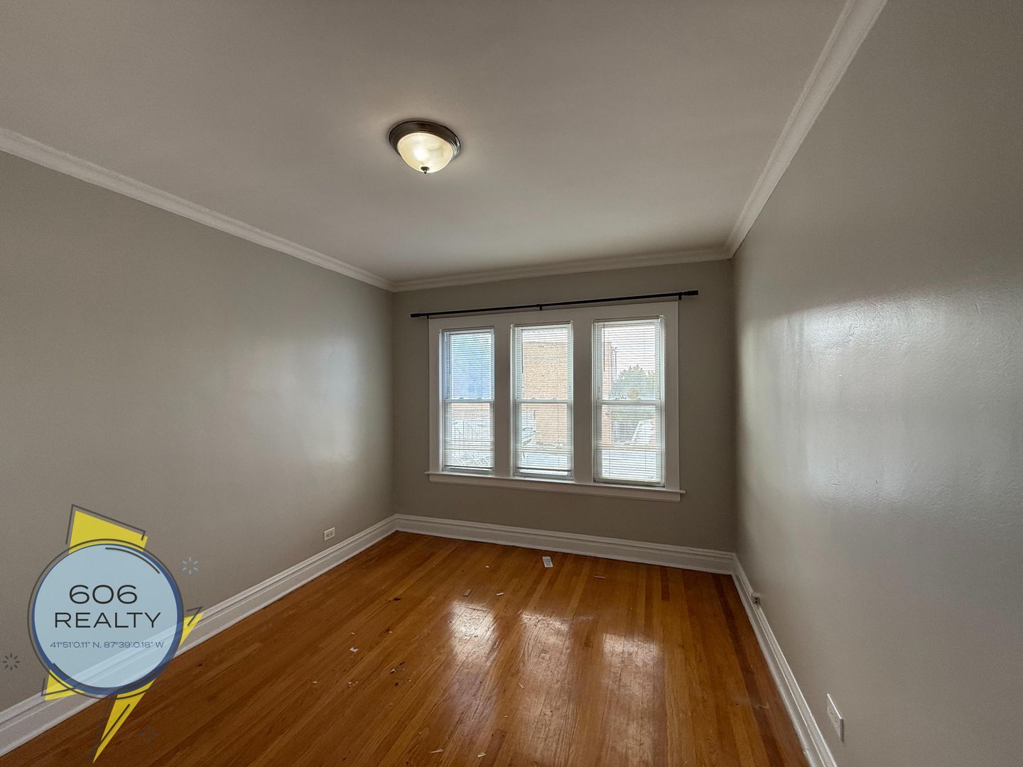 Building Photo - 2140 Clarence Ave