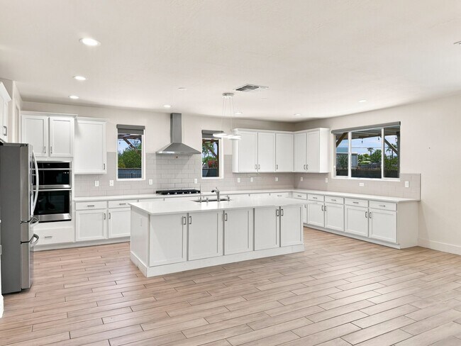 Building Photo - Luxury SMART HOME For Rent!