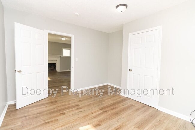 Building Photo - 103 Farris St NE