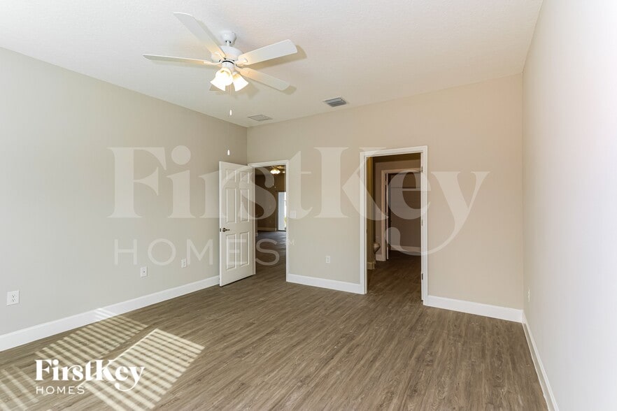 Building Photo - 3171 Fergus Ave