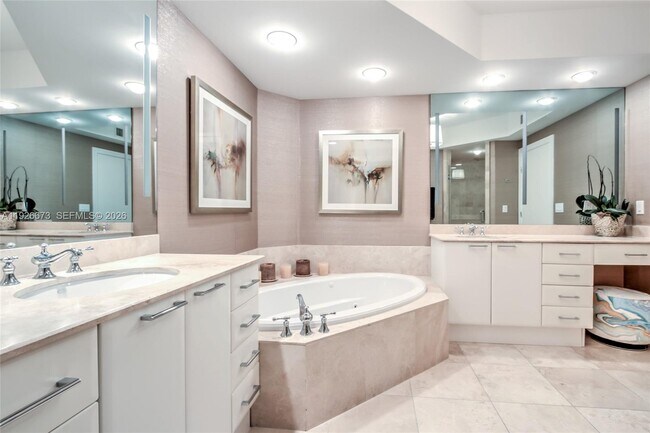 Building Photo - 3535 S Ocean Dr