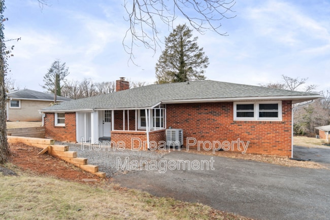 Building Photo - 354 Berry St