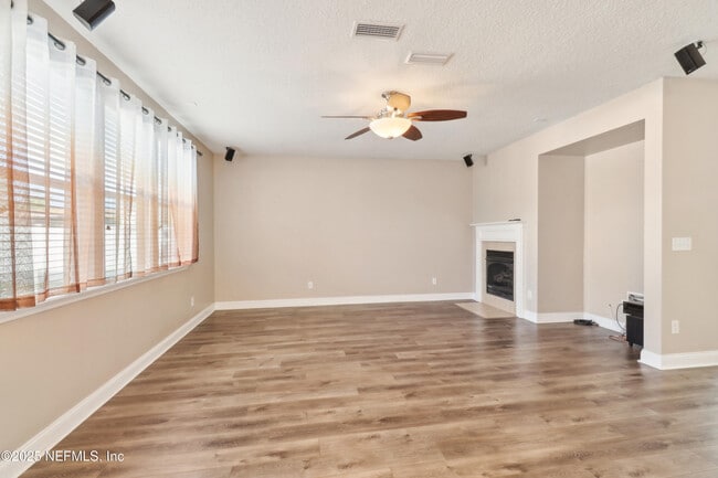 Building Photo - 669 Picasso Ave