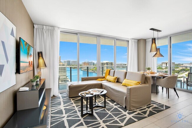 Building Photo - 4010 S Ocean Dr