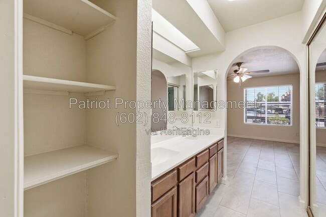 Building Photo - 839 S Westwood
