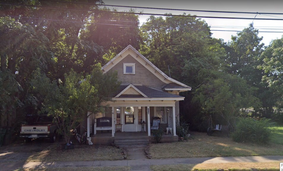 Building Photo - 127 N Avenue D