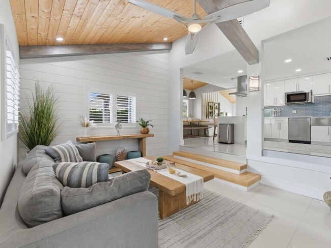 Building Photo - 2210 NE 3rd Ave