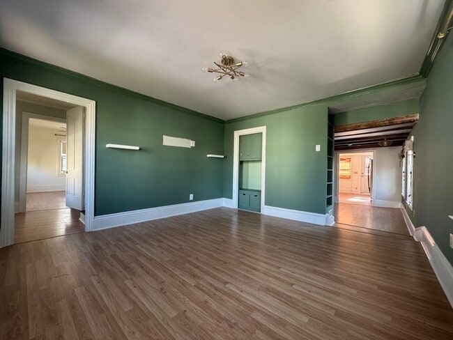 Building Photo - 31 Fountain St