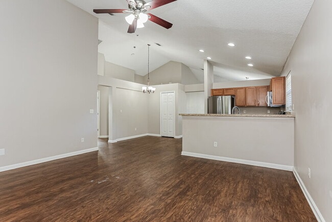 Building Photo - 10975 Campus Heights Ln