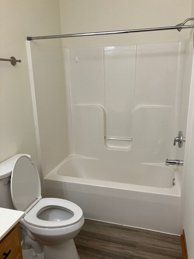 Building Photo - Modern & Spacious 2-Bedroom Ranch Condo – ...