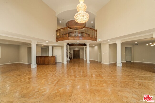 Building Photo - 1109 Pine Dr