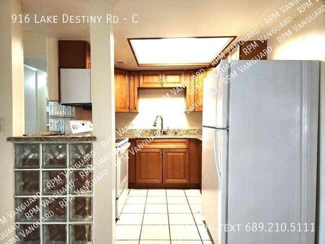 Building Photo - 916 Lake Destiny Rd