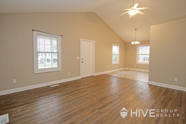 Building Photo - Welcome to your "home sweet home," perfectly situated just a few blocks from the heart of charmin...