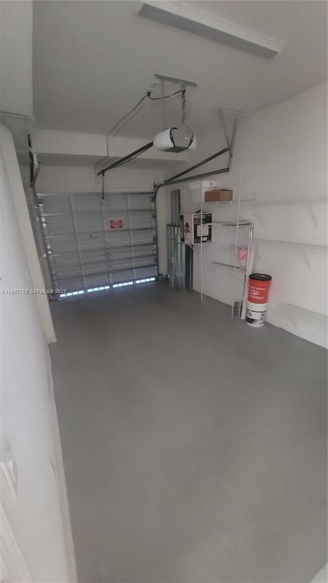 Building Photo - 11400 NW 34th Pl