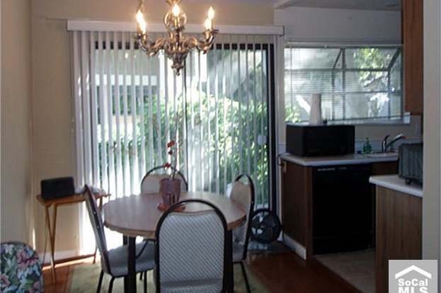 Building Photo - 21 Streamwood-