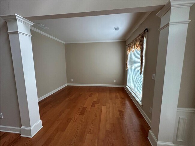 Building Photo - 625 Bentley Ct