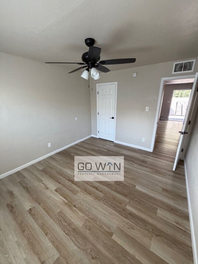 Building Photo - Roeser Tri-Plex