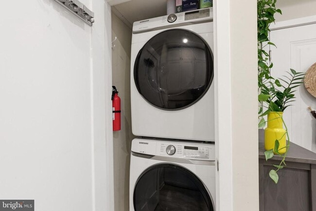 Building Photo - 2812 13th St NW