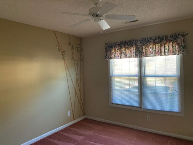 Building Photo - Three Bedroom, 2 Bath Home in Longs. Available Soon! Carolina Room, Enclosed Patio, Two Car Garag...