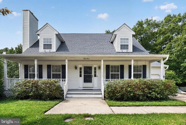 Building Photo - 20787 Red Rose Ct