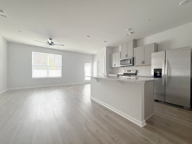 Building Photo - Newly Built 3 Bedroom Home - Baxter