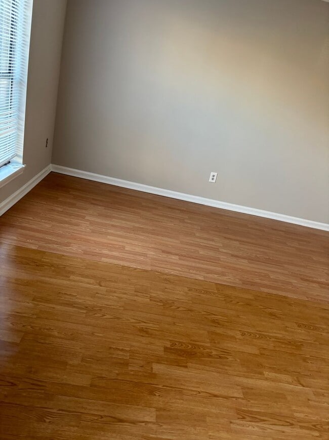 Building Photo - MOVE IN READY!!! RENT ME FIRST!! CALL TODAY!