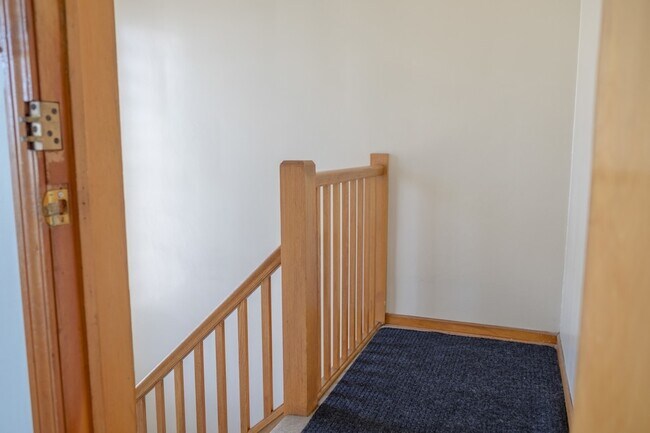 Building Photo - 5520 S Pulaski Rd