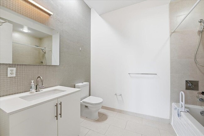 Building Photo - 50 Dey St