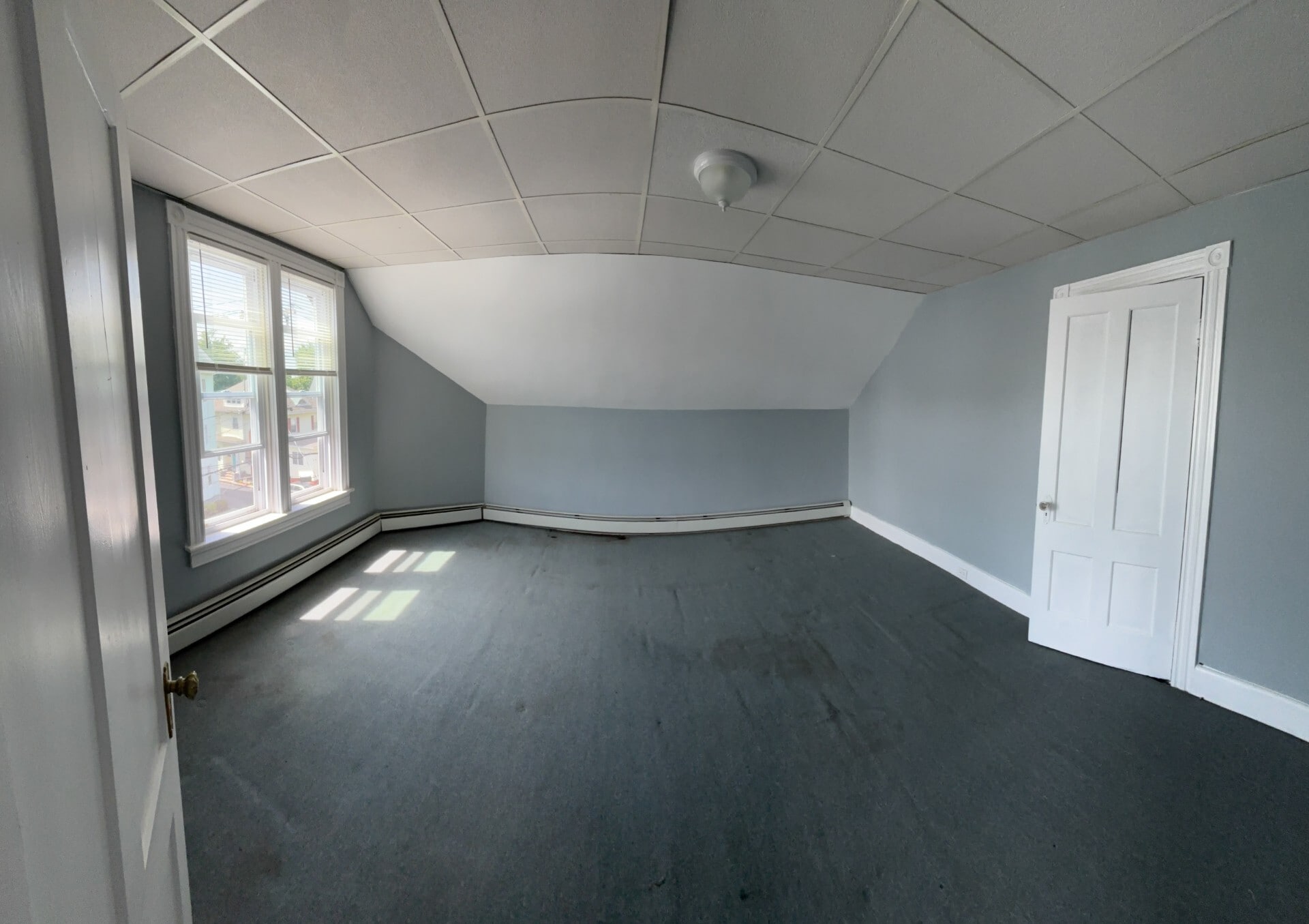 Huge Bedrooms! - 48 Grove St