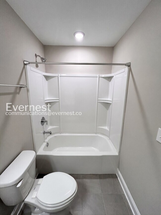 Building Photo - Modern Comfort Meets Community Charm with Garage  / 4 Beds & 3.5 baths / Available Now!