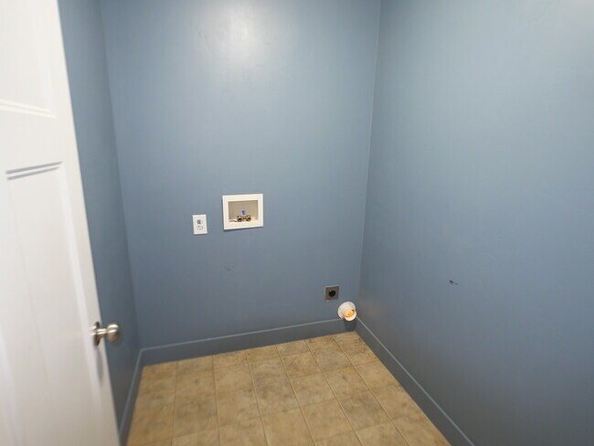 Building Photo - 7552 Lexi Loop