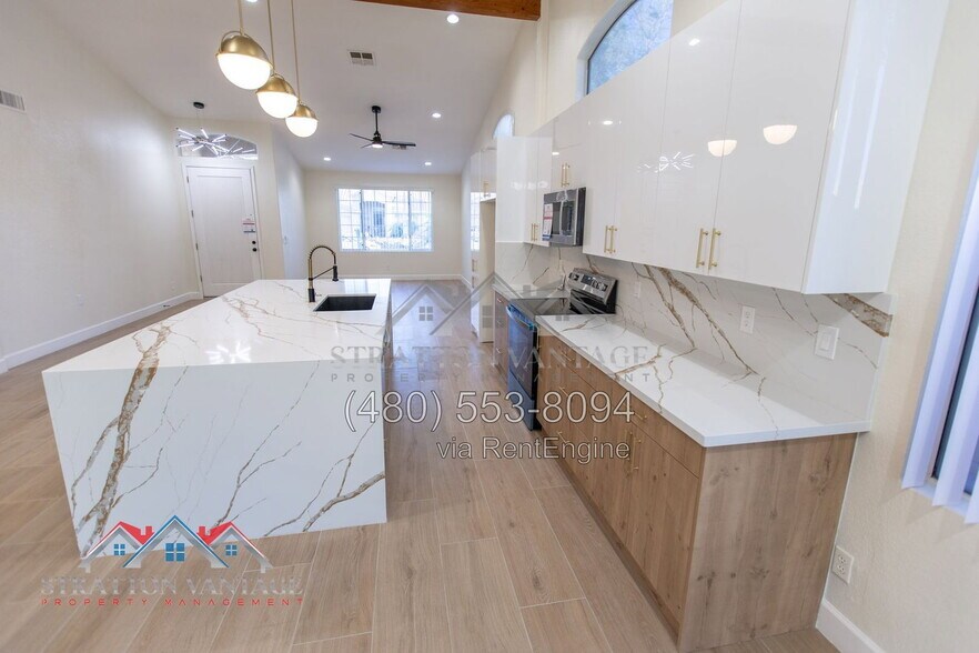Building Photo - 201 W Smoke Tree Rd