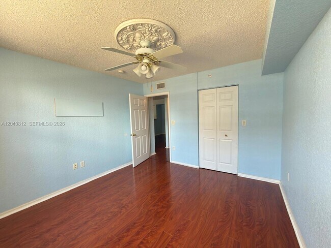 Building Photo - 1801 N Flagler Dr