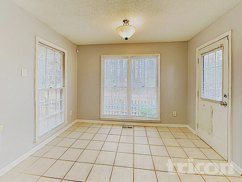 Building Photo - 5394 Telford Ct