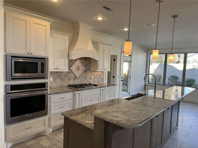 Building Photo - 21 S Prairie Dunes Dr