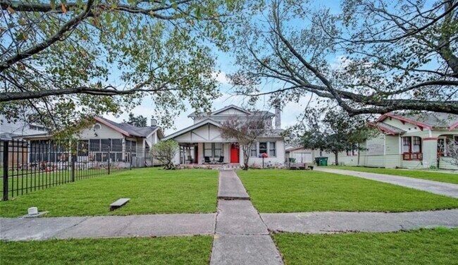 Building Photo - 4614 Park Dr