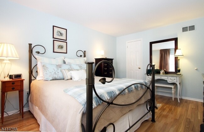 Building Photo - 25 Heritage Dr